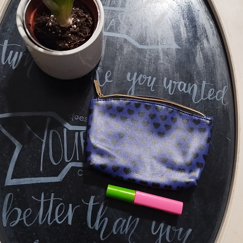 ❤️FREE WITH PURCHASE❤️Cosmetics Bag